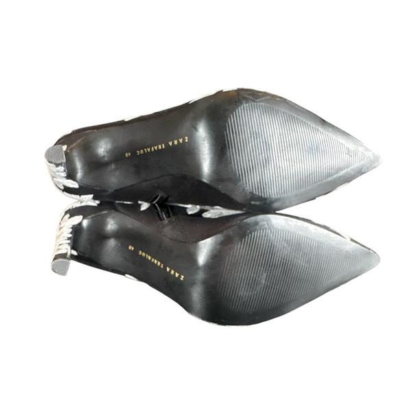 ZARA Black Embroidered Ankle Boots w/4” Heel, Size 9. - Picture 11 of 15